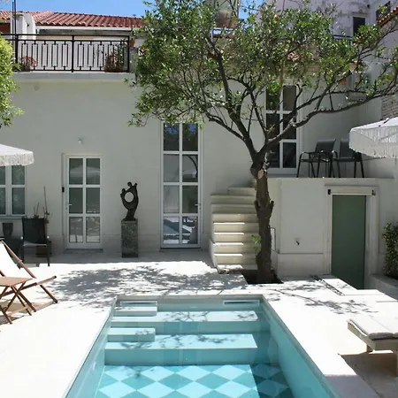 Thirty8 Heritage House Apartahotel